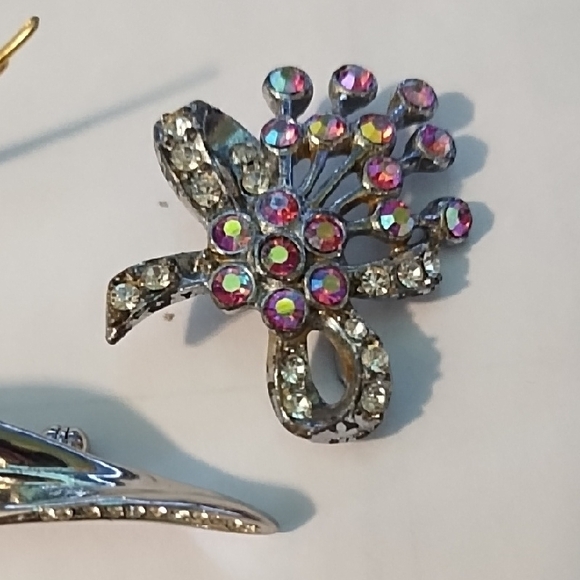 Elegant Gold and Silver Brooch Set - Picture 3 of 5